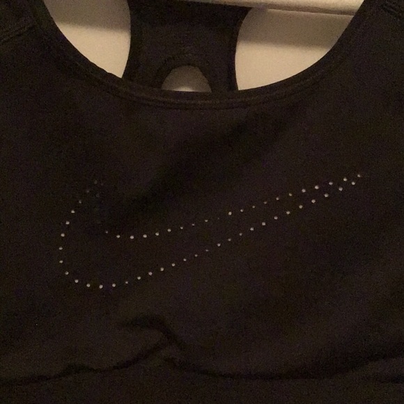 Nike Dri Fit sports bra dotted swoosh - Picture 3 of 6